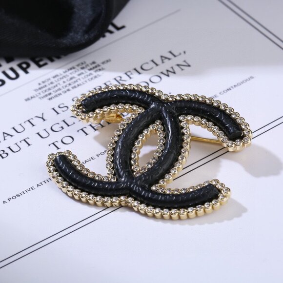 Chanel brooch - Picture 4 of 5